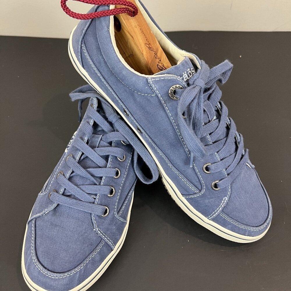 Women's Taos Blue Canvas Sneaker Size 9